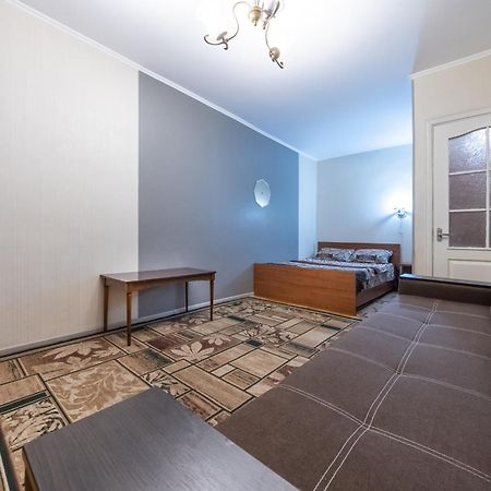 1К.Квартира В Центре Печерска.Лабораторный Пер.26 Kiev Esterno foto